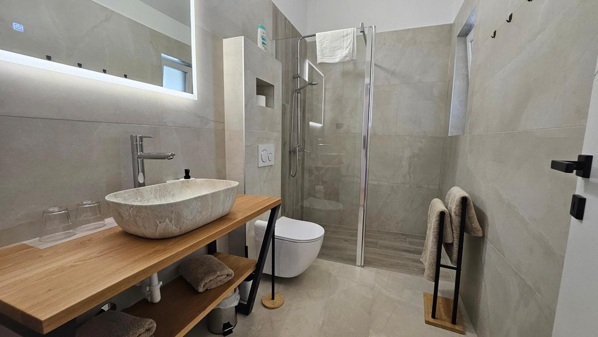 פונטנה Richi Rooms & App מראה חיצוני תמונה